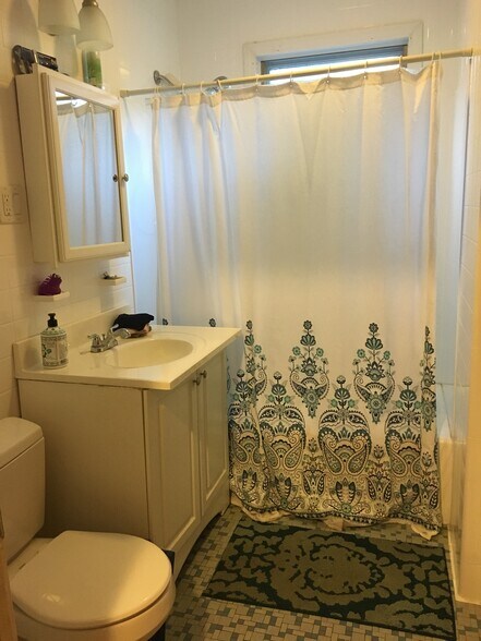 Bath - 63 Jackson Rd