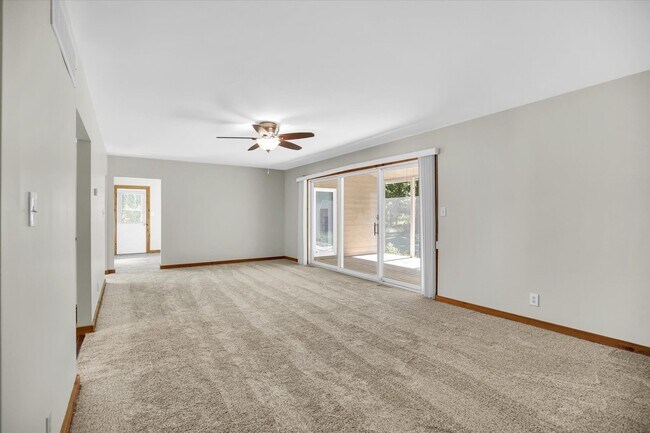 Building Photo - 1705 Lake Shore Dr