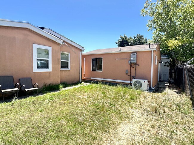 Building Photo - 1243 58th Ave