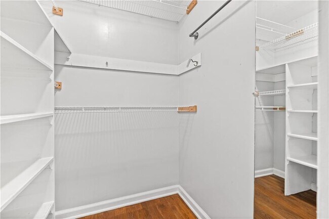 Building Photo - 787 Loridans Dr NE