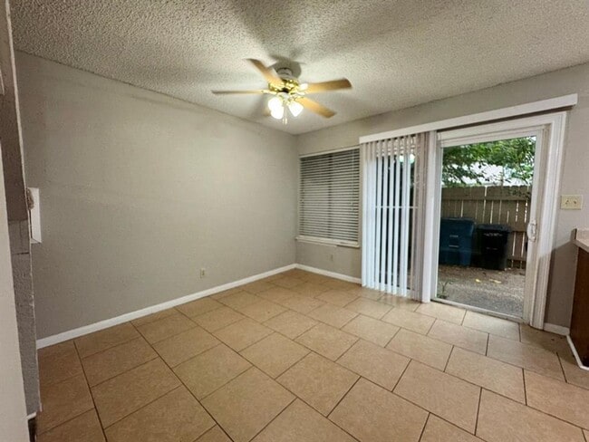 Building Photo - 9502 Quail Village Ln