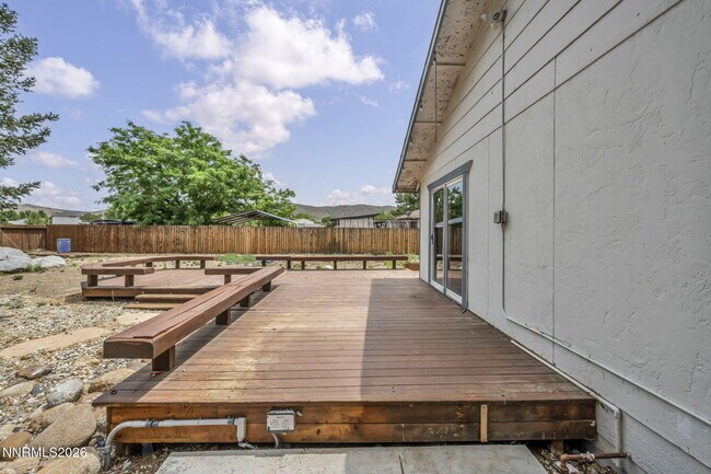 Building Photo - 17575 Parrot Dr