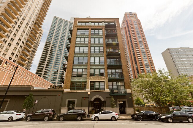 Primary Photo - 1133 S Wabash Ave
