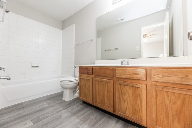 Building Photo - 727 Richview Dr