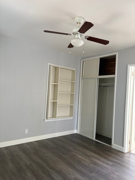 Building Photo - 5516 Vanalden Ave