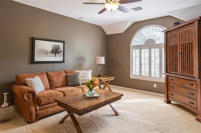 Building Photo - 43 N Greenvine Cir