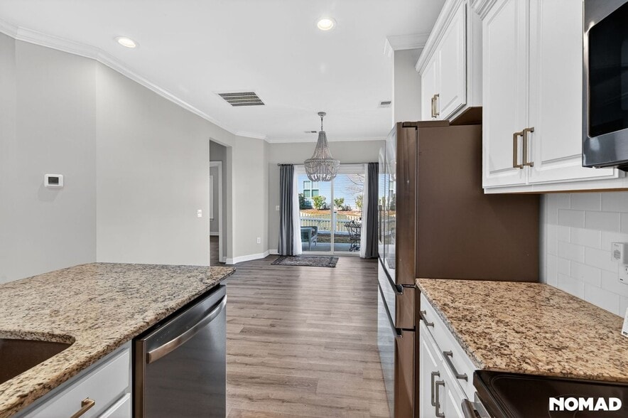 Building Photo - 121 White Stone Pl