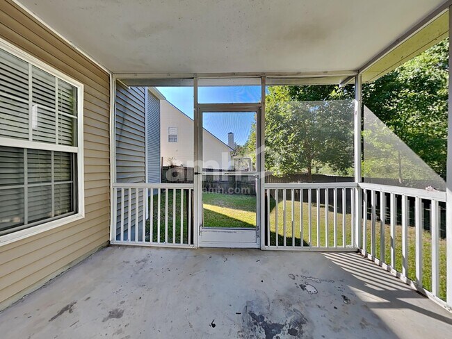 Building Photo - 417 Green Park Ln