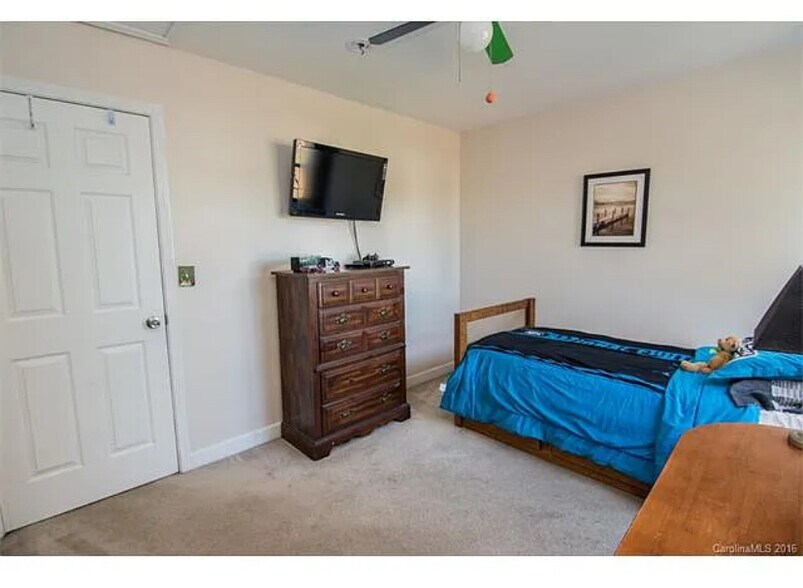 Building Photo - 9714 Castle Terrace Ct