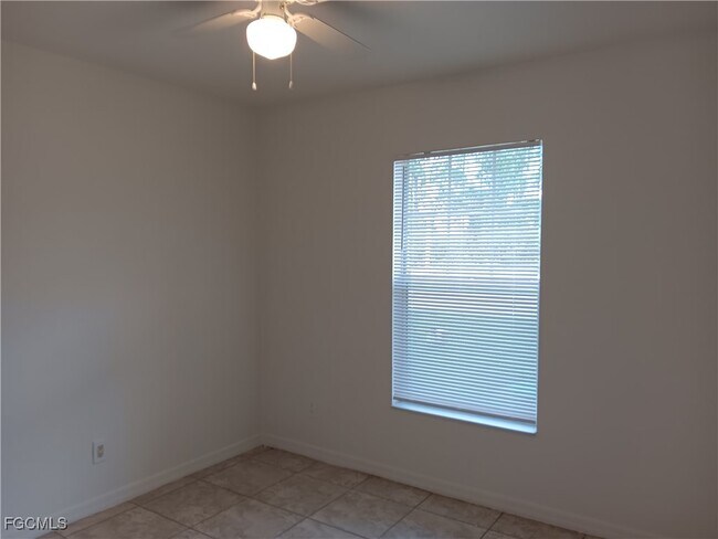 Building Photo - 111 W 12th St