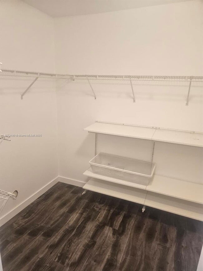 Building Photo - 11047 Longboat Dr