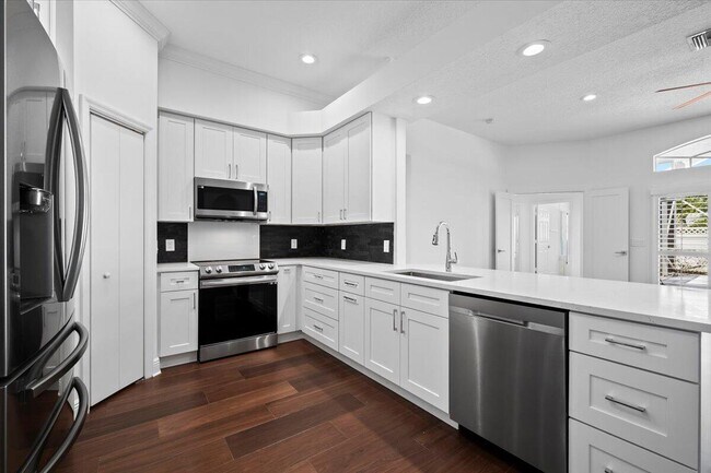 Building Photo - 244 Clocktower Dr