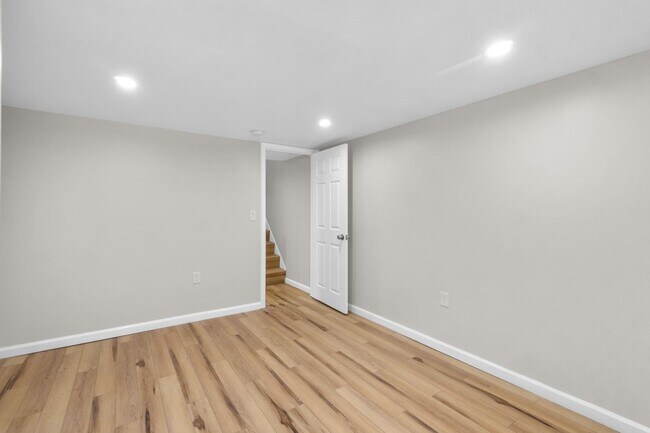 Building Photo - 3404 Noble St