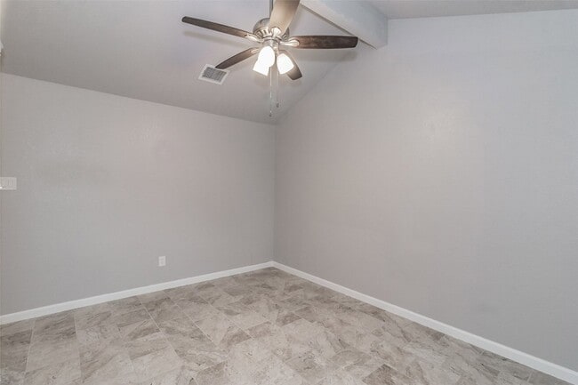Building Photo - 2312 Shady Turf Dr