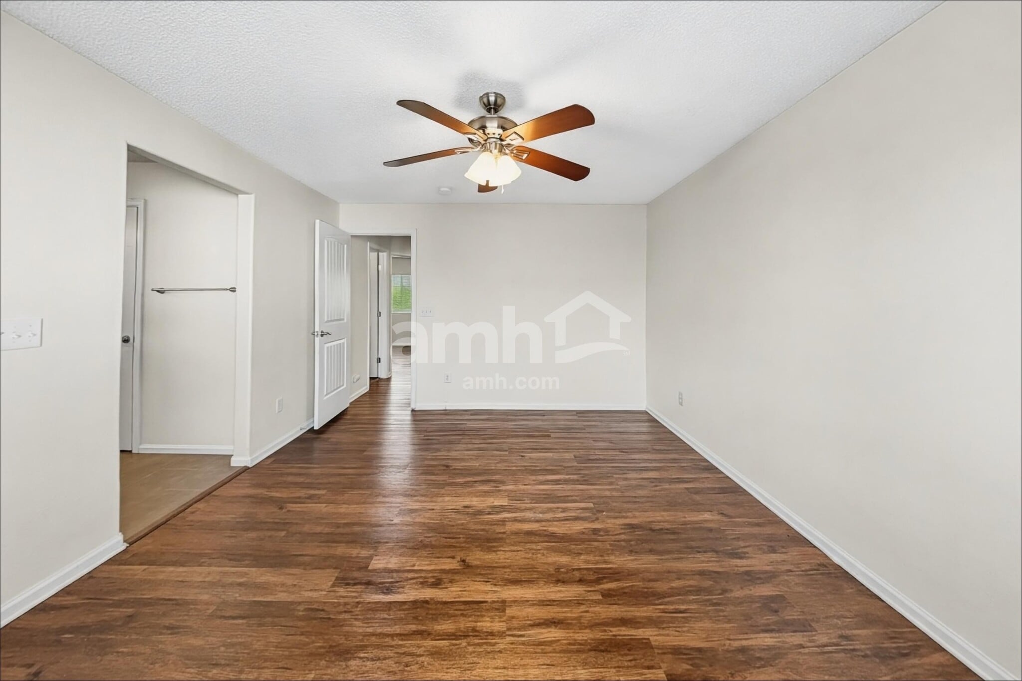 Building Photo - 5046 Pelican St