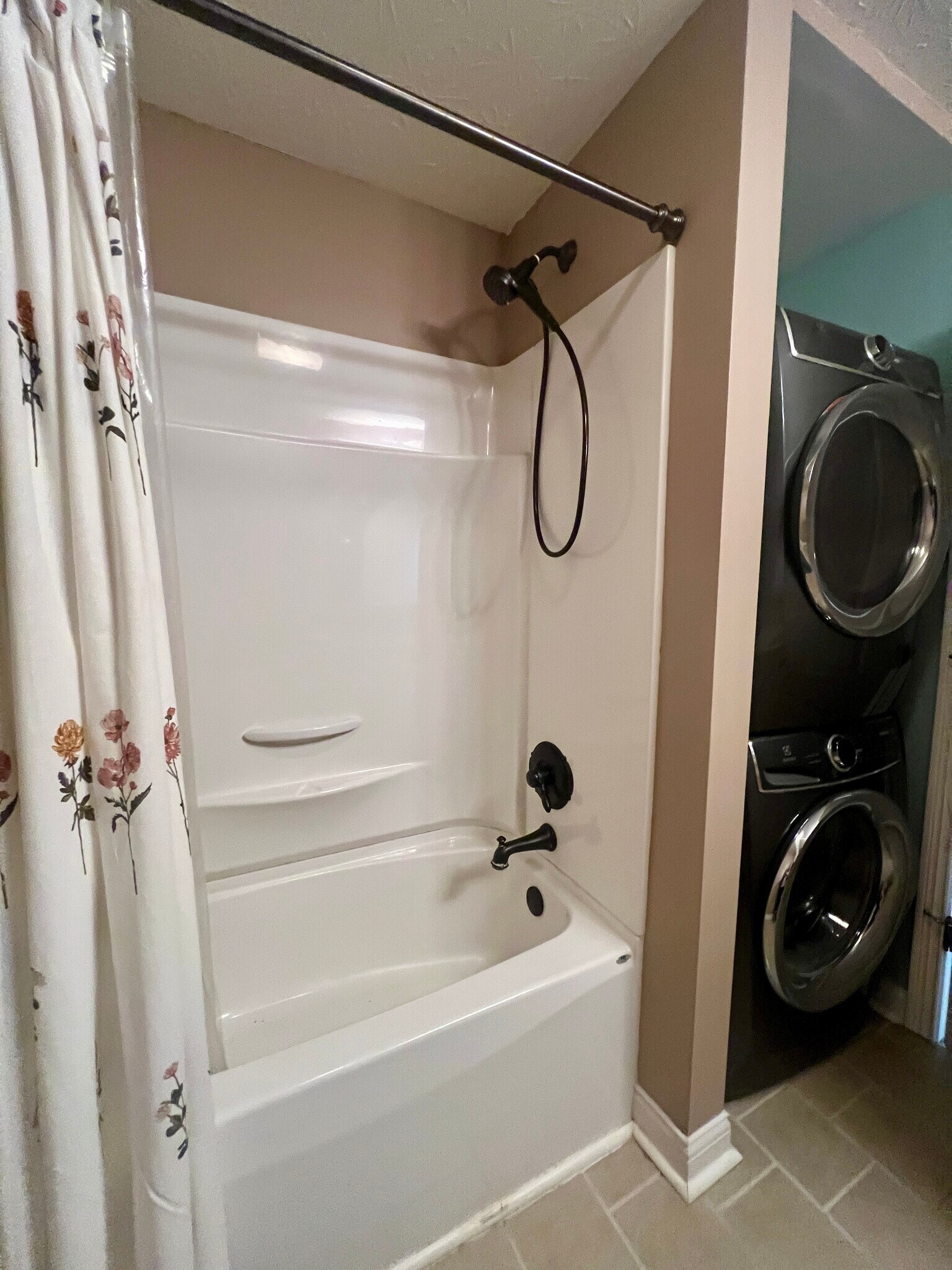 Building Photo - 13307 North Rd NW