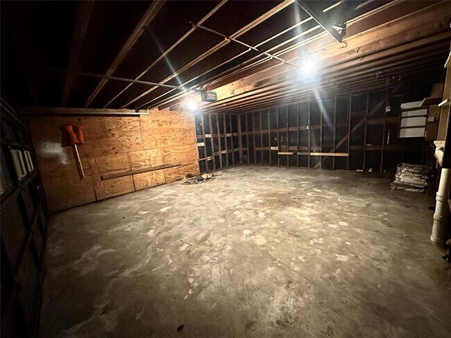 Building Photo - 1511 Greenbriar Ave