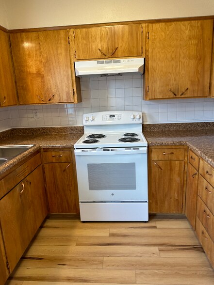 Building Photo - 1028 Longstaff St