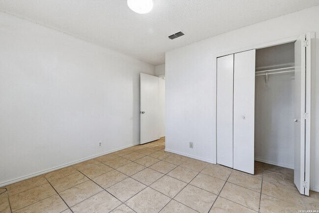 Building Photo - 8918 Fall River Dr