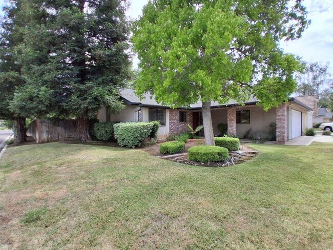 Building Photo - Charming Well-Maintained 3-Bed Fresno House!