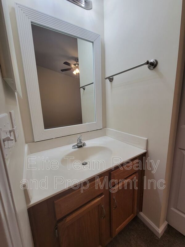 Building Photo - 3811 Mosscroft Ln