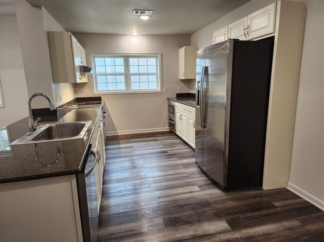 Building Photo - 4 Bed / 3 bath Downtown Jonesboro