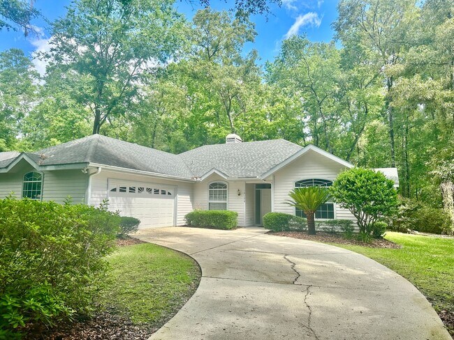 Primary Photo - Renovated Haile Plantation Home – Move-In ...