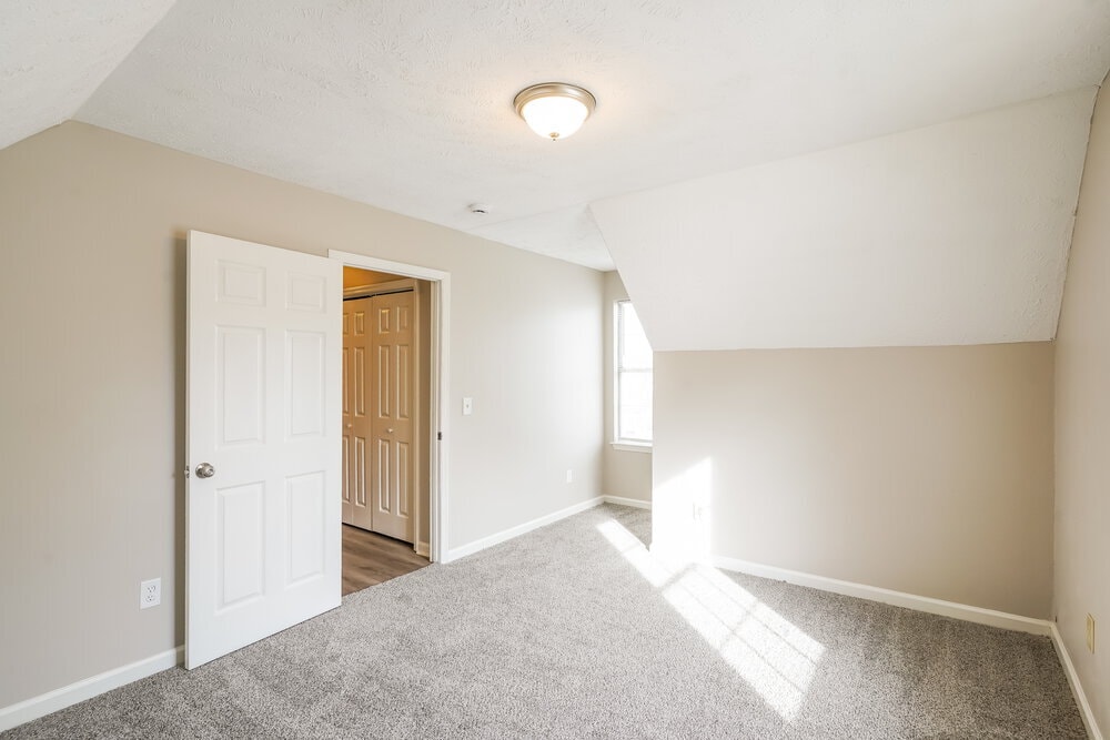 Building Photo - 315 Pine Ridge Ln