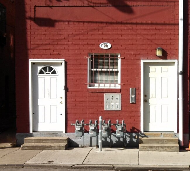 Building Photo - 70 S 15th St