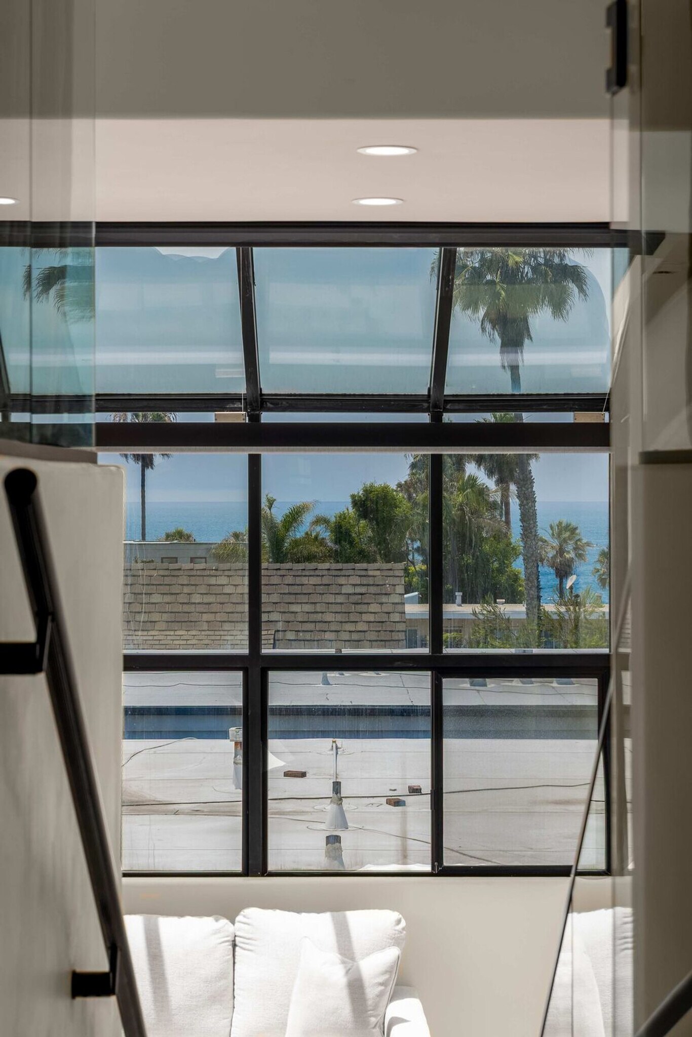 Building Photo - 357 Playa Del Sur St