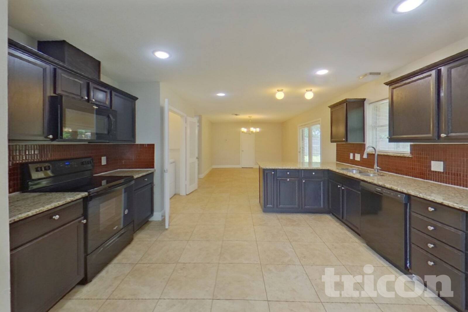 Building Photo - 5636 Wimbleton Way