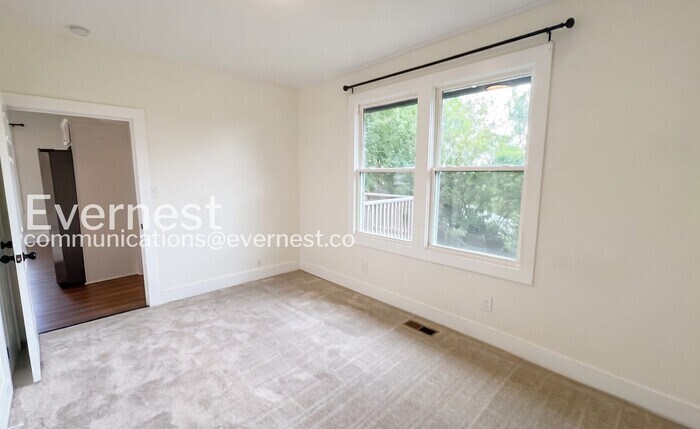 Building Photo - 3646 Crompton St