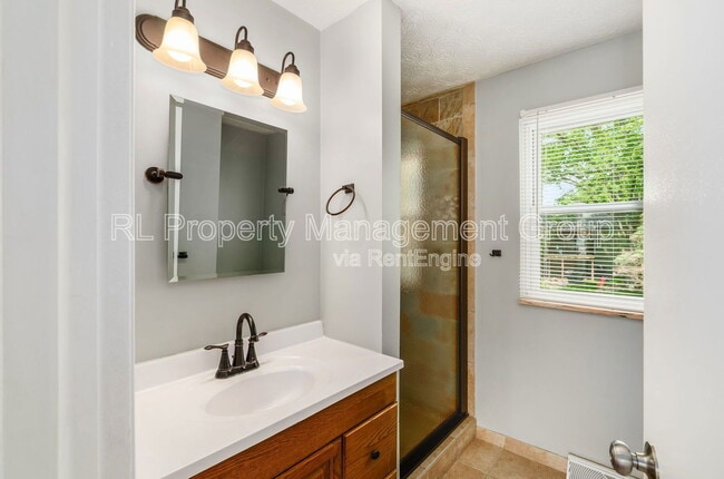 Building Photo - 5951 Als Ct