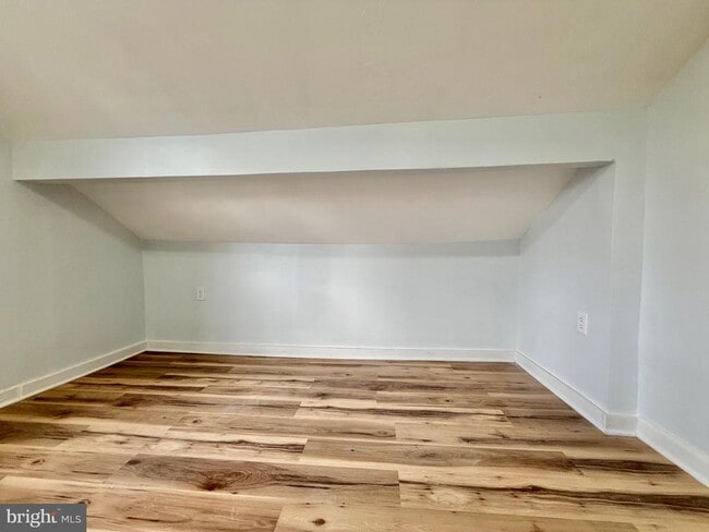 Building Photo - 726 Genesee St