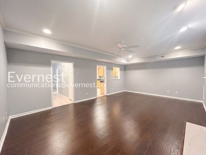 Building Photo - 632 Parkside Cir