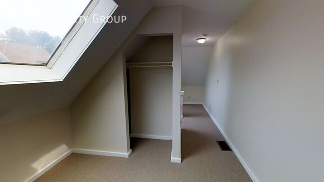 Building Photo - 1375 Indianola Ave