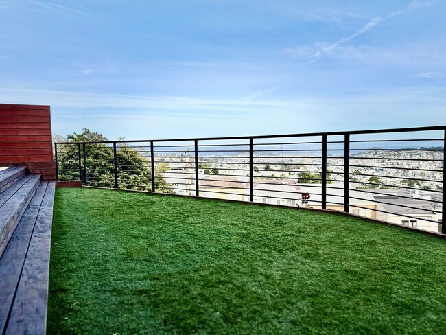 Building Photo - 3BR/2BA | Unobstructed Panoramic Views | Live Above the Fog | Intentional Living
