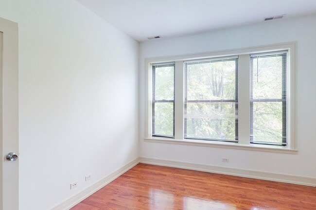 Floorplan - 5234-5244 S. Ingleside Avenue
