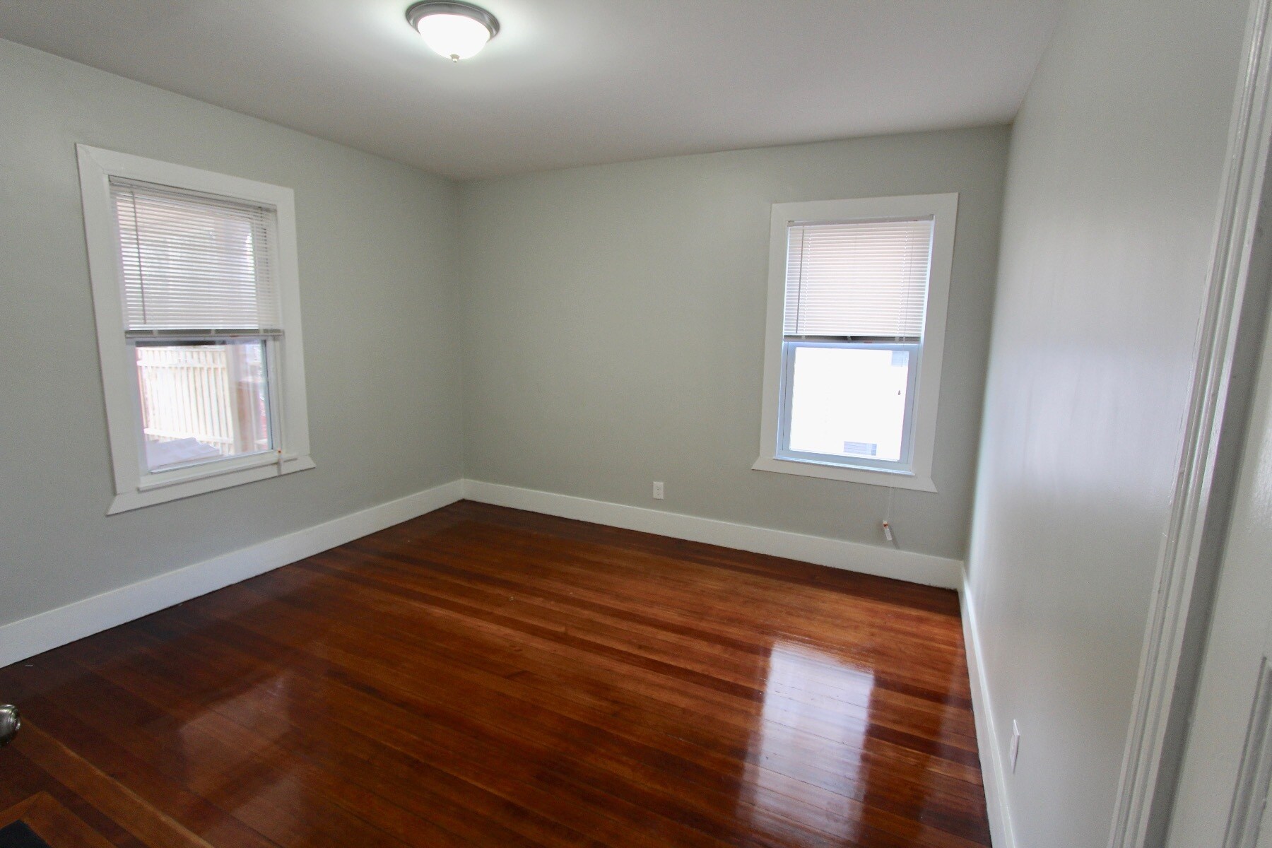 Building Photo - 137 Pleasant St
