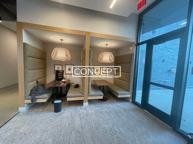 Building Photo - 525 Lincoln St