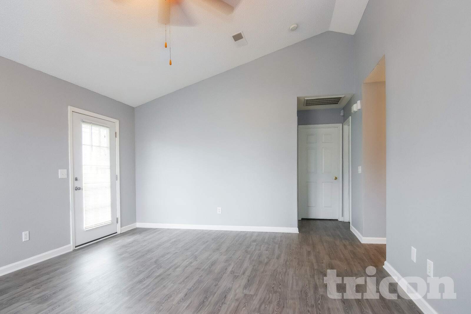 Building Photo - 255 Legend Oaks Dr