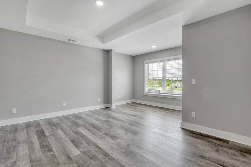 Building Photo - 105 Sherwood Ct