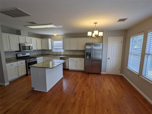 Building Photo - 4409 Hoffman Dr