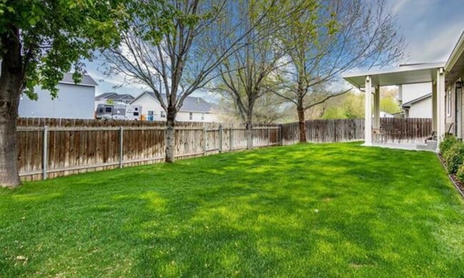 Building Photo - 3 Bed 2 Bath Nampa