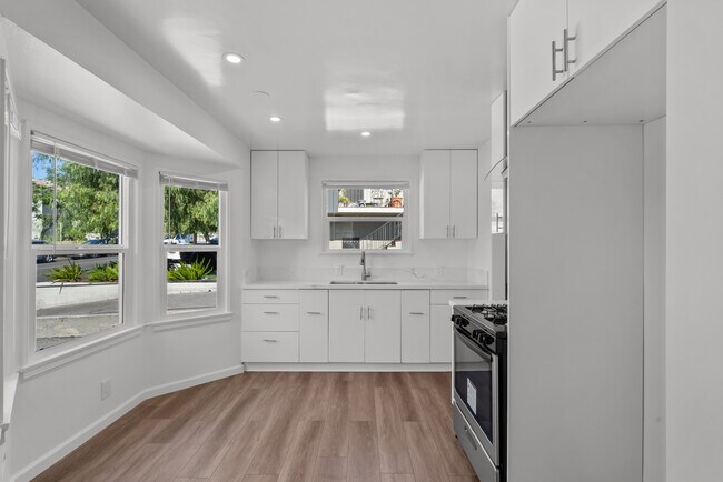 Kitchen - 3820 Orangedale Ave