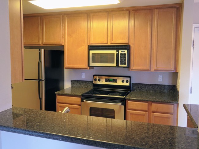 Building Photo - 7120 Shoreline Dr