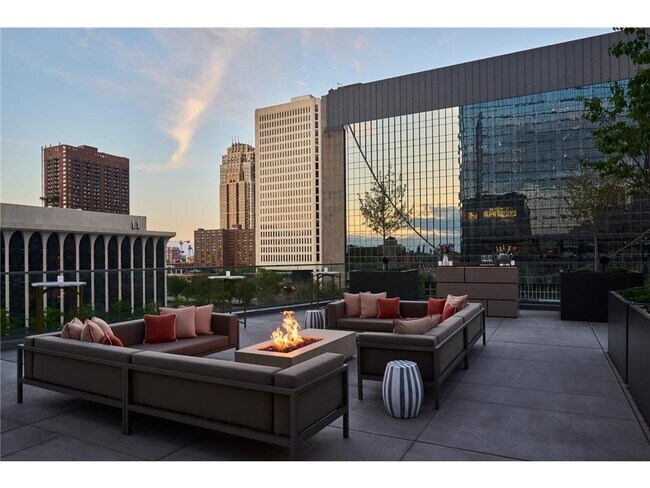 Building Photo - 255 Hennepin Ave