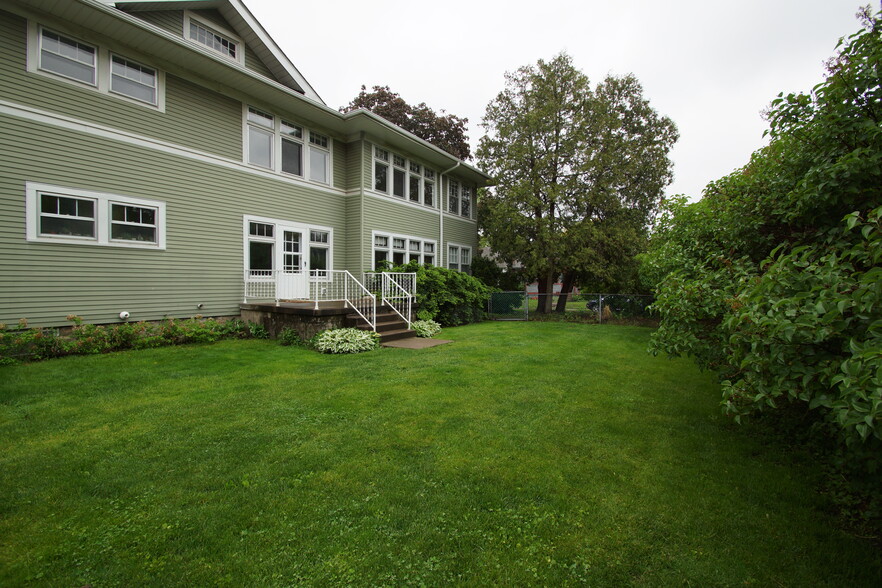Primary Photo - 2523 1/2 LeClaire St