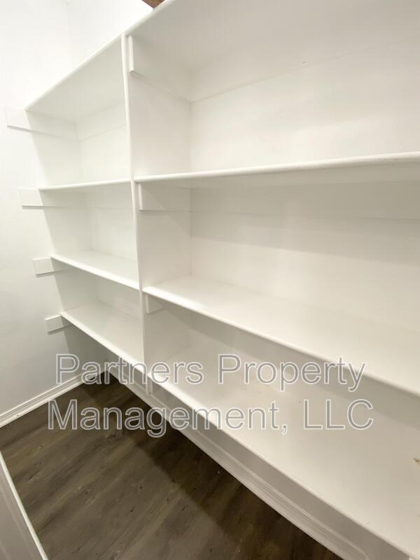 Building Photo - 201 Hindman Dr