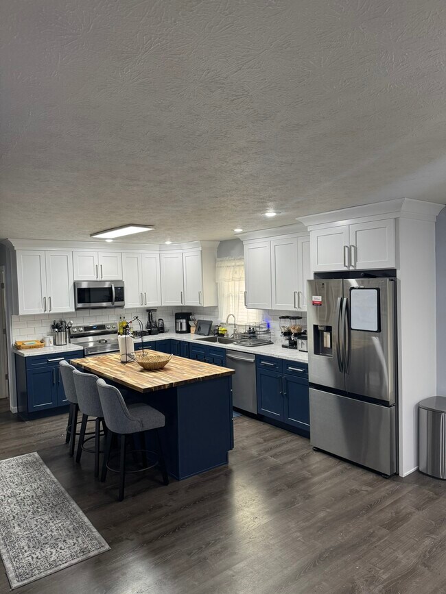 Building Photo - 301 Eagle Dr